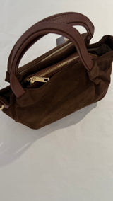 Beuteltasche aus Wildleder